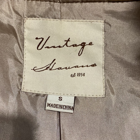 Hold! - Picture 3 of 3